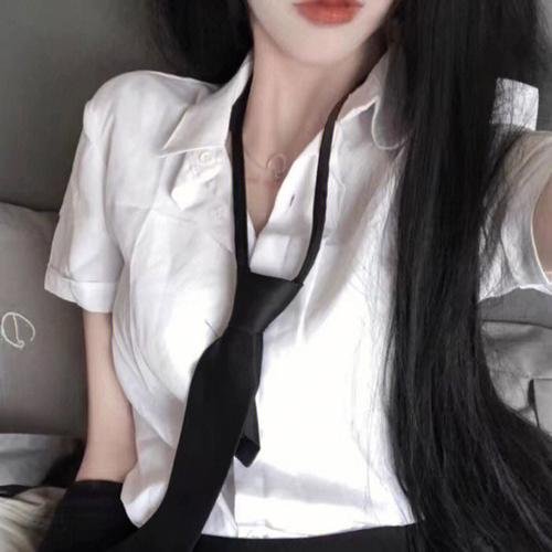 手比眼睛更粉